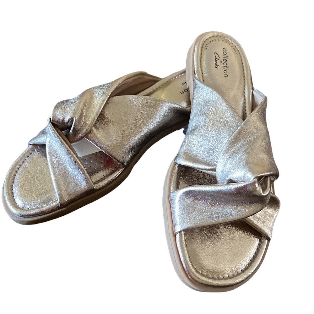 Clarks Women's Reyna Twist Metallic Flat Sandal NEW size 7